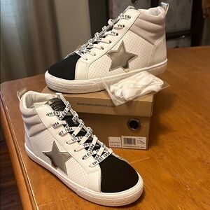 Vintage Havana Women's Size 8 Gray White and Black High-Top Sneakers